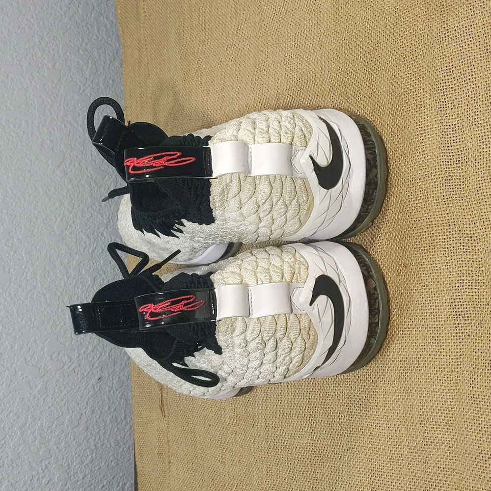 Nike Lebron 15 'Graffiti' Men's Basketball Shoes Sz 12, Black/White - Picture 5 of 8